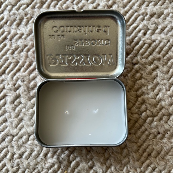 New Romance Blindfold and Wrist Tie Set with Candle - Picture 8 of 9